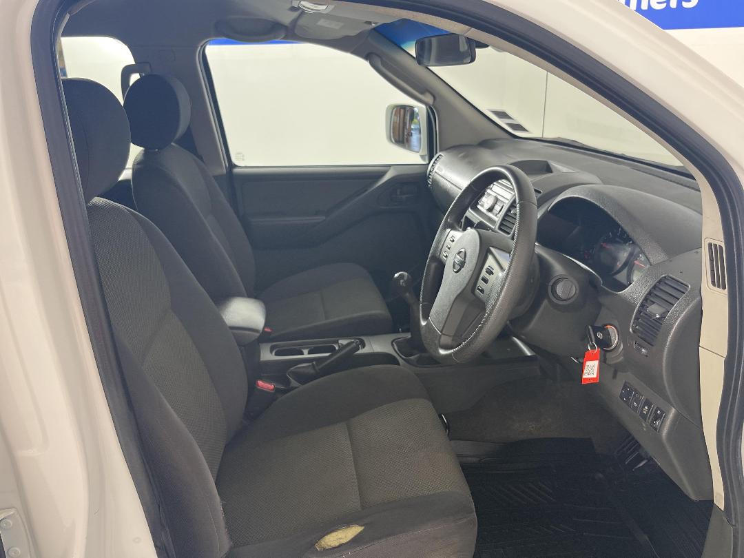 Photo '16' of Nissan Navara