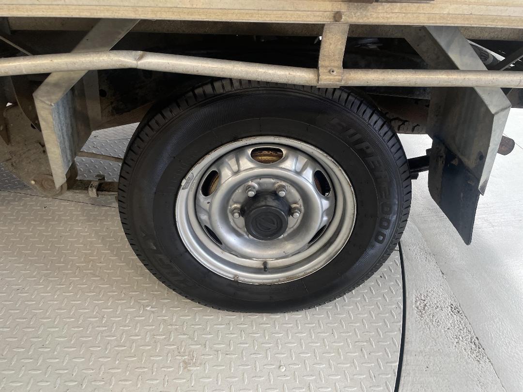 Photo '11' of Nissan Navara