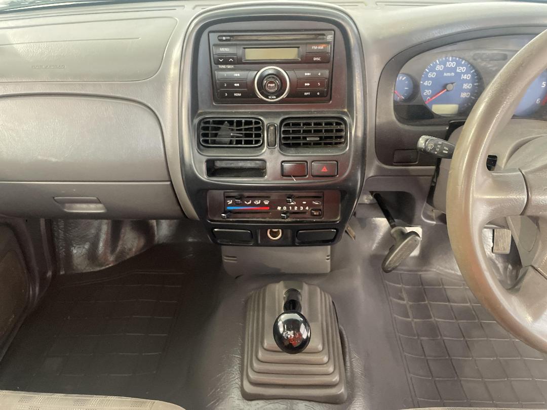 Photo '18' of Nissan Navara