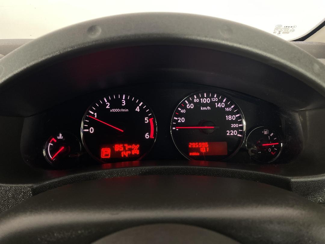 Photo '21' of Nissan Navara