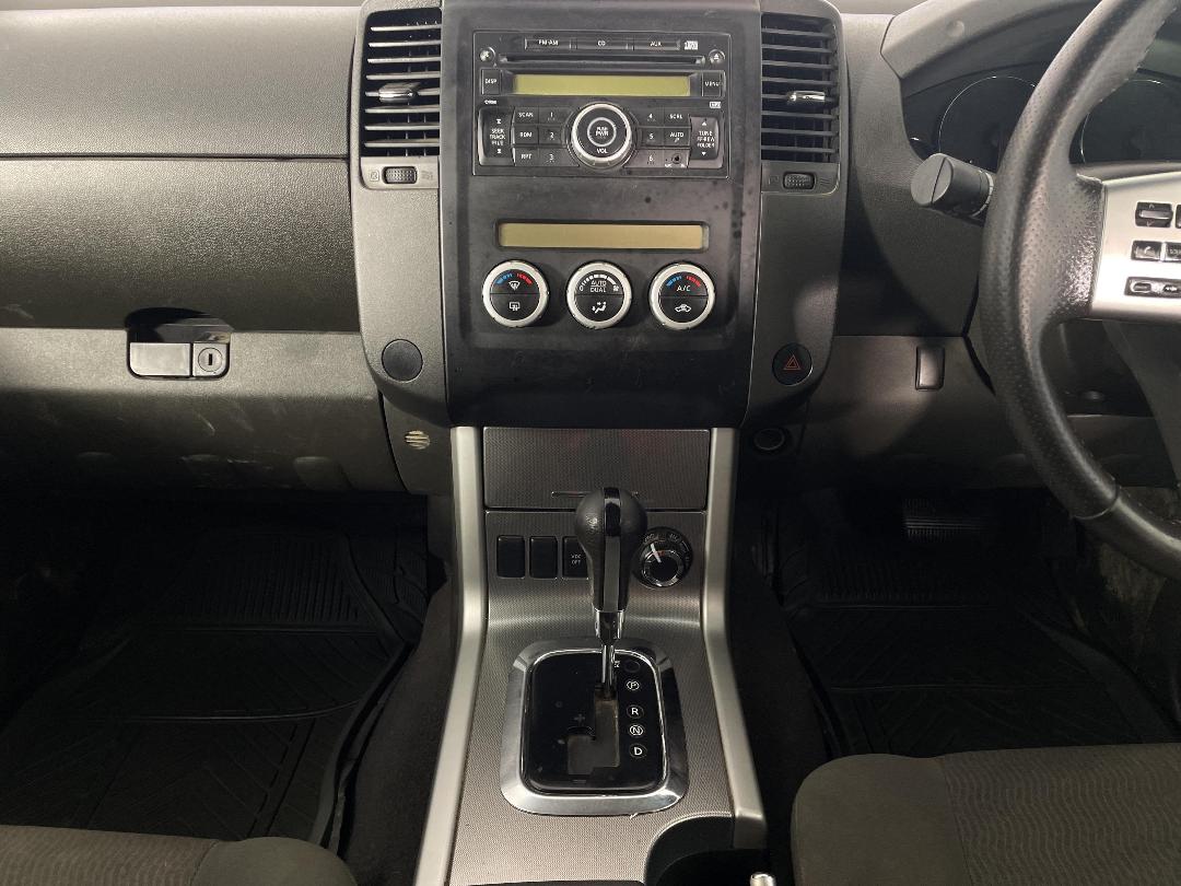 Photo '18' of Nissan Navara