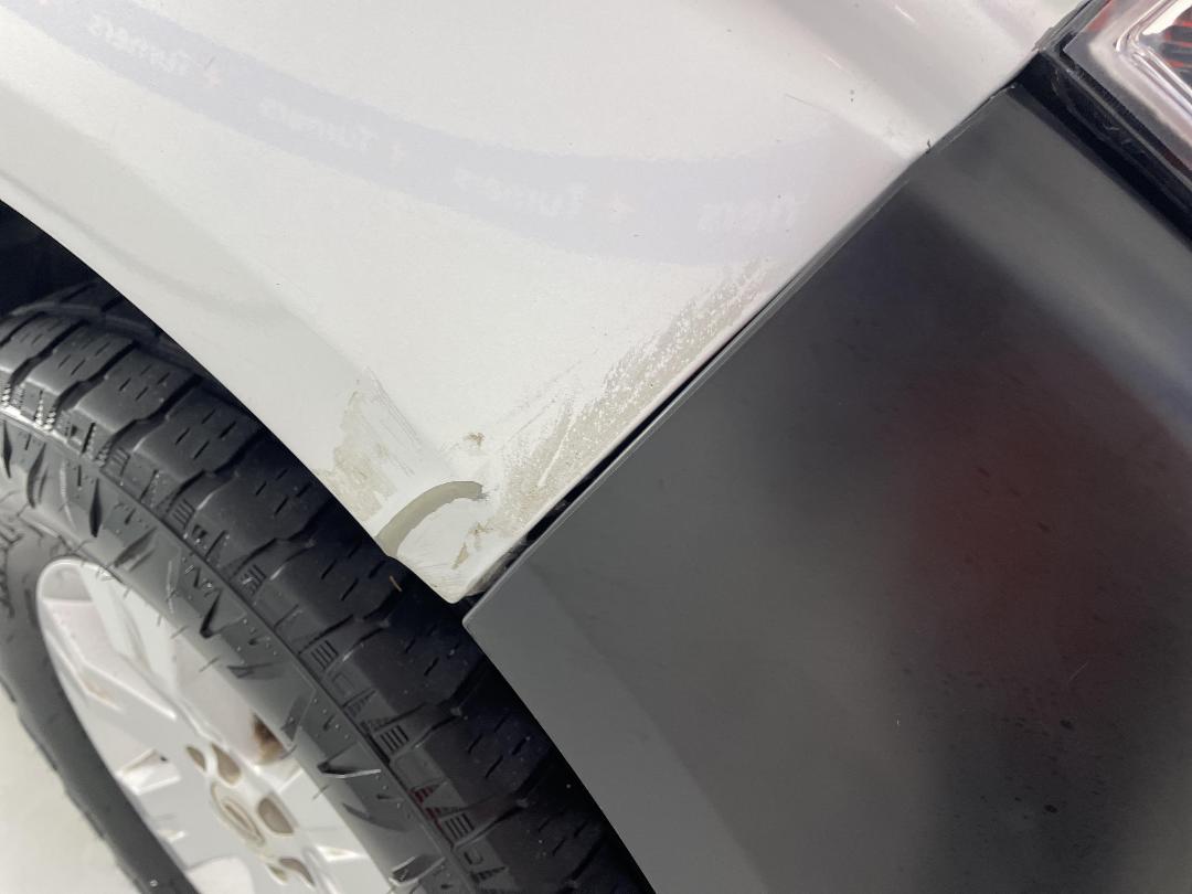 Photo '28' of Nissan Navara