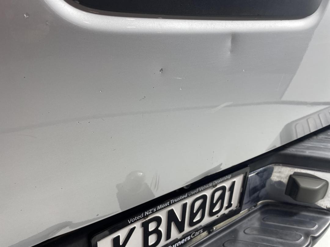 Photo '31' of Nissan Navara