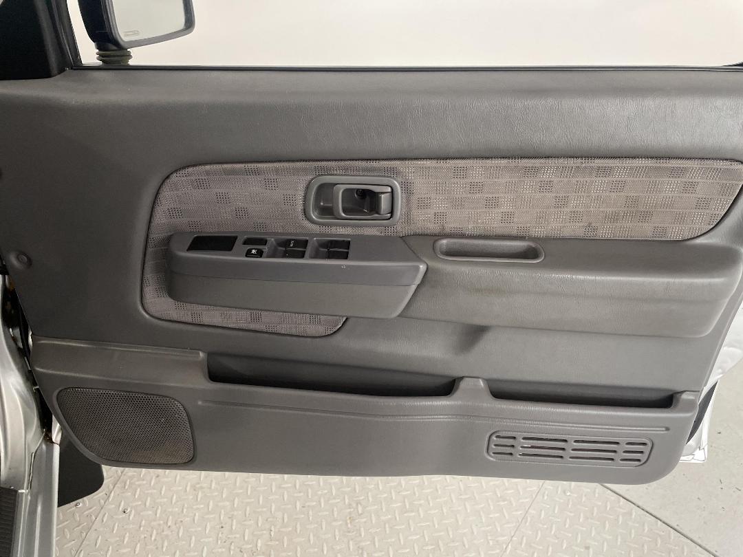 Photo '15' of Nissan Navara