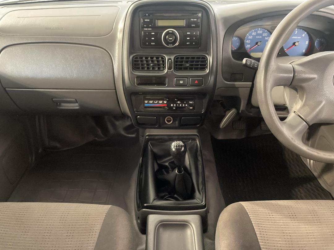 Photo '18' of Nissan Navara