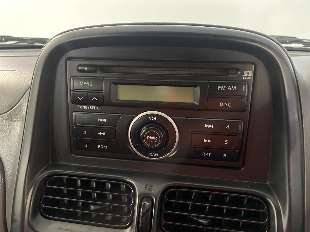 Photo '25' of Nissan Navara