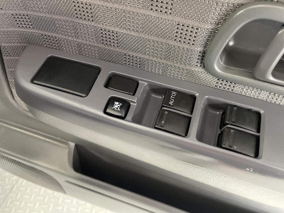 Photo '23' of Nissan Navara