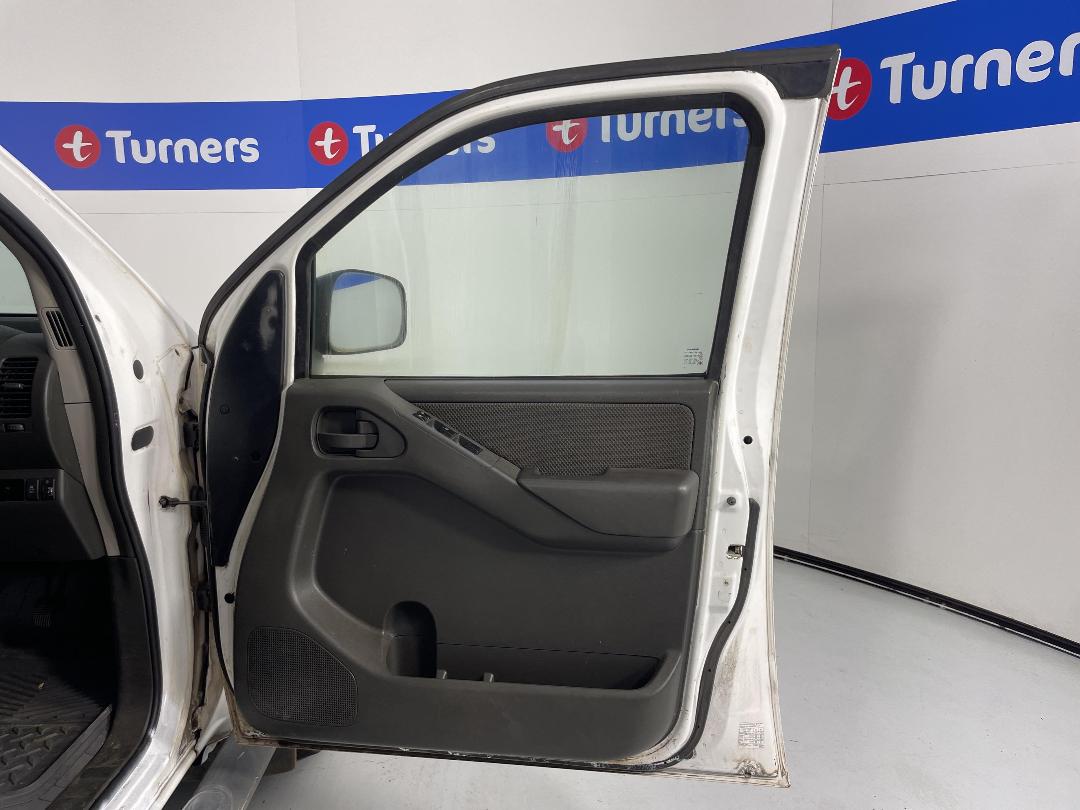 Photo '15' of Nissan Navara