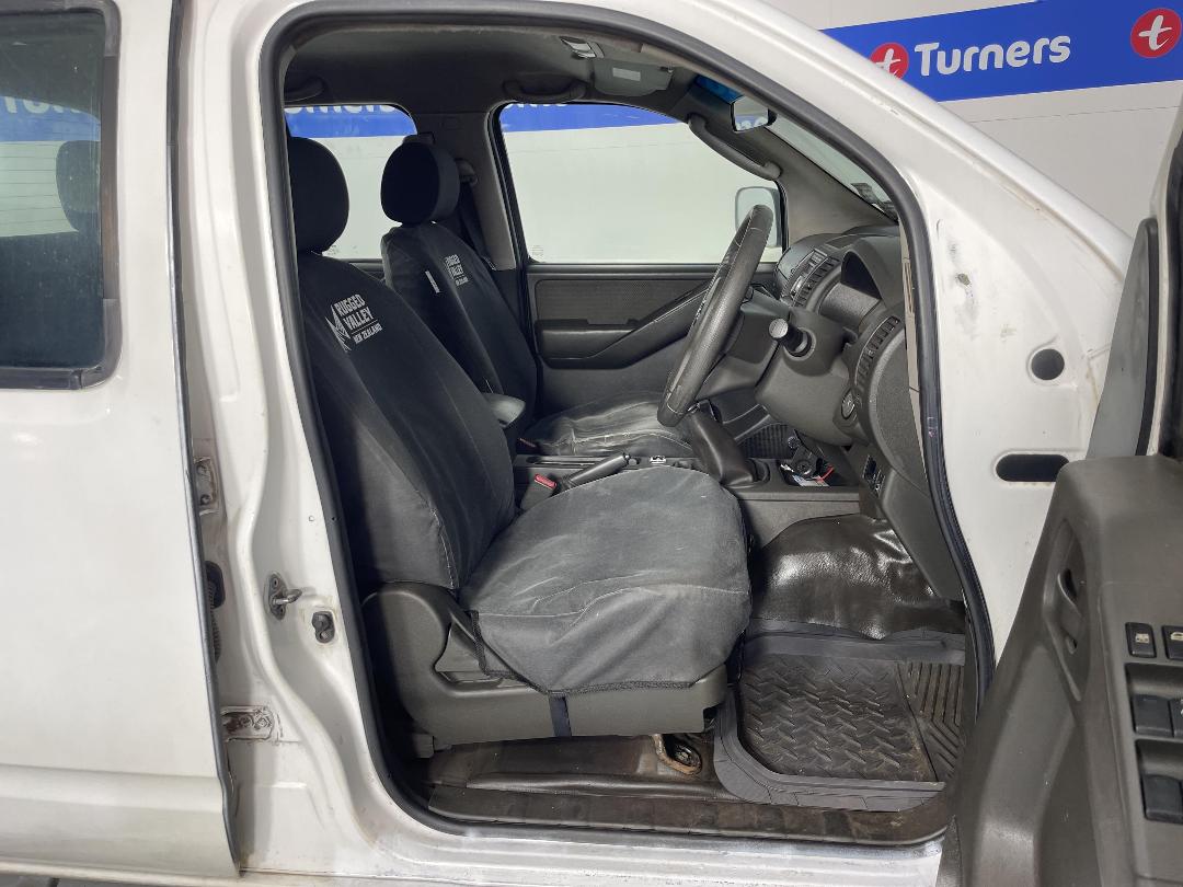 Photo '16' of Nissan Navara