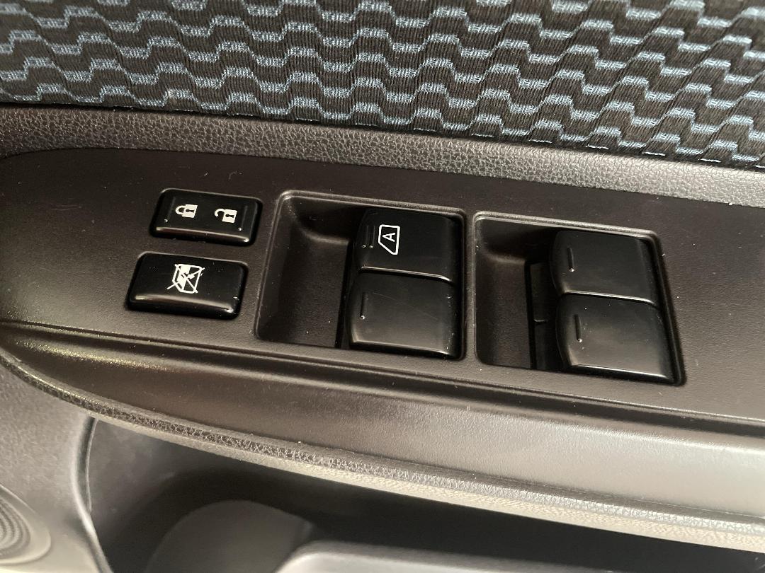 Photo '23' of Nissan Note Photo '23' of Nissan Note