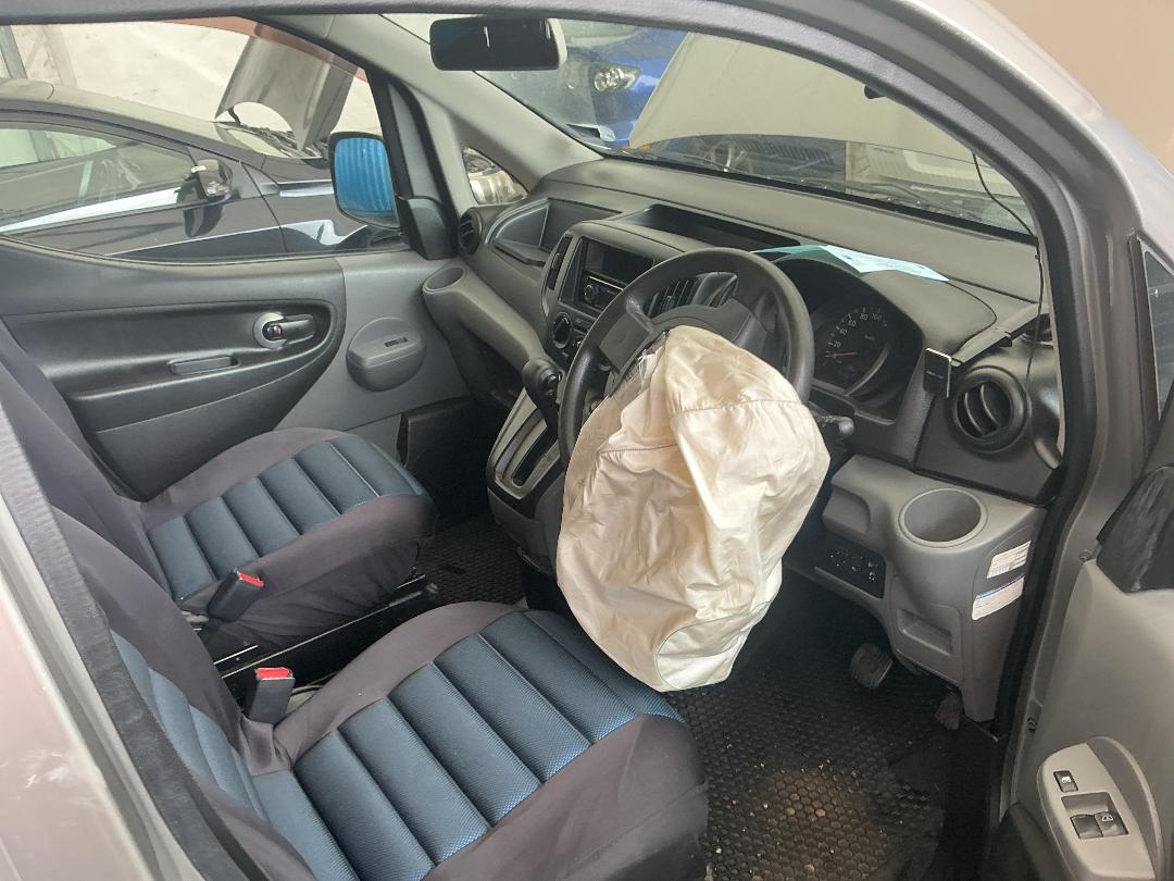 Photo '17' of Nissan NV200