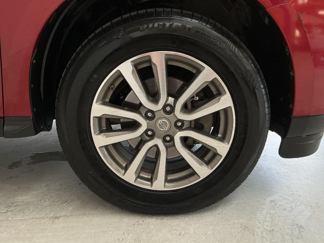 Photo '9' of Nissan Pathfinder