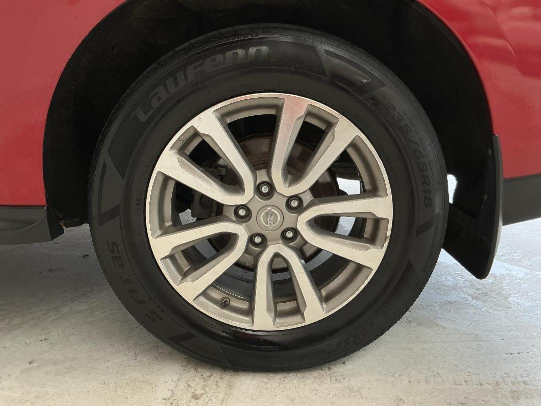 Photo '11' of Nissan Pathfinder