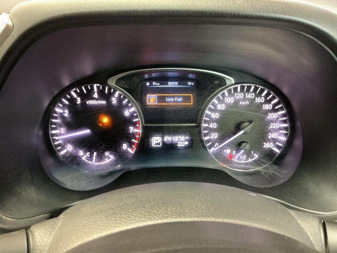 Photo '21' of Nissan Pathfinder