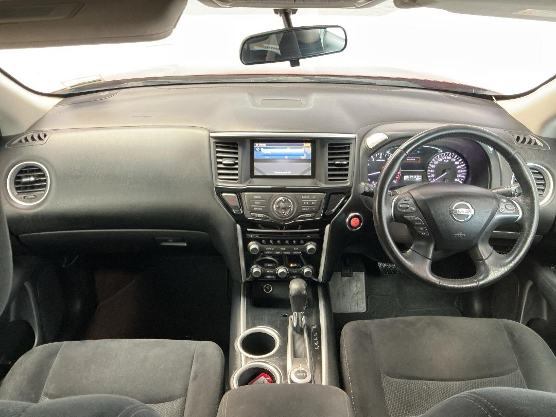 Photo '17' of Nissan Pathfinder