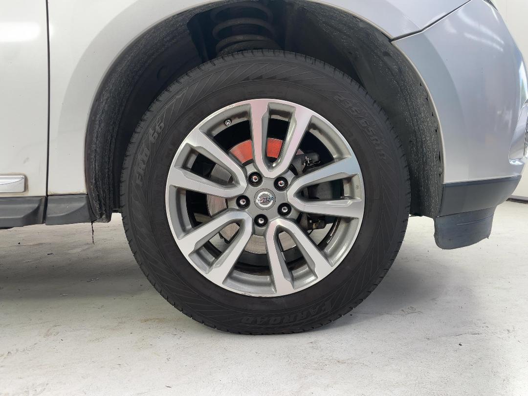 Photo '9' of Nissan Pathfinder