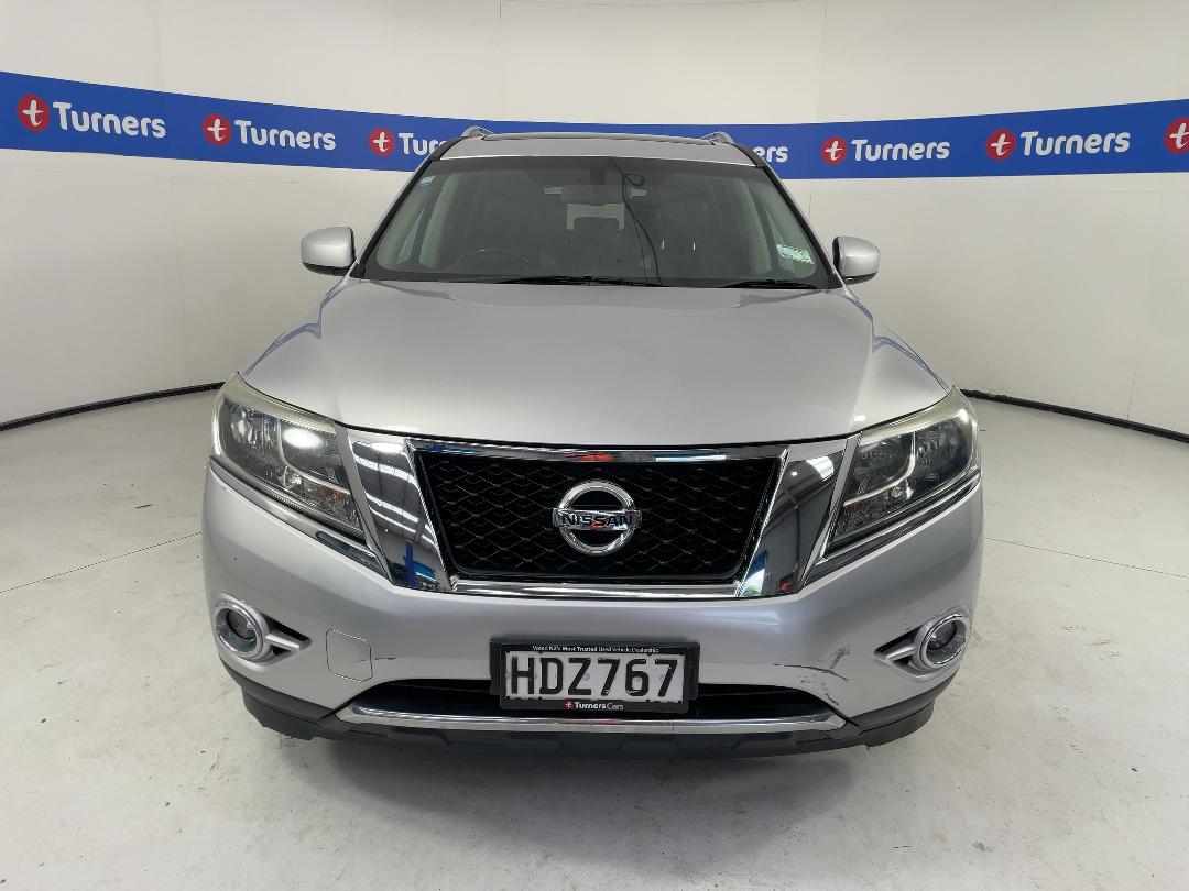 Photo '2' of Nissan Pathfinder