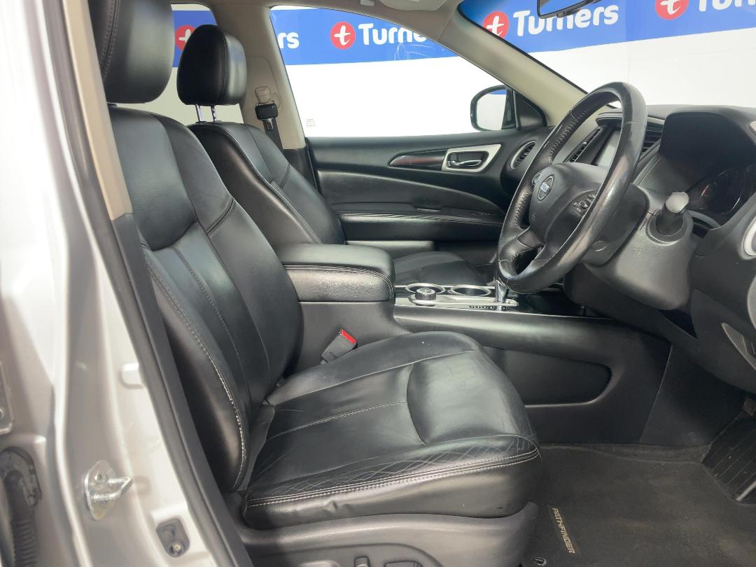 Photo '16' of Nissan Pathfinder