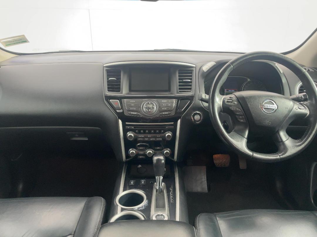 Photo '17' of Nissan Pathfinder