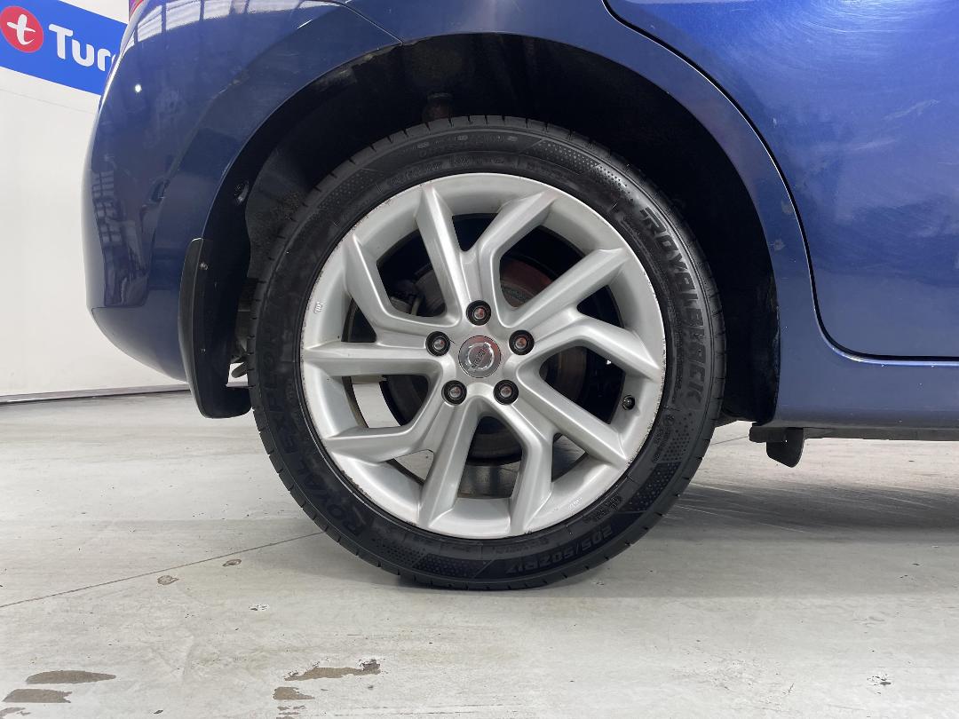 Photo '12' of Nissan Pulsar