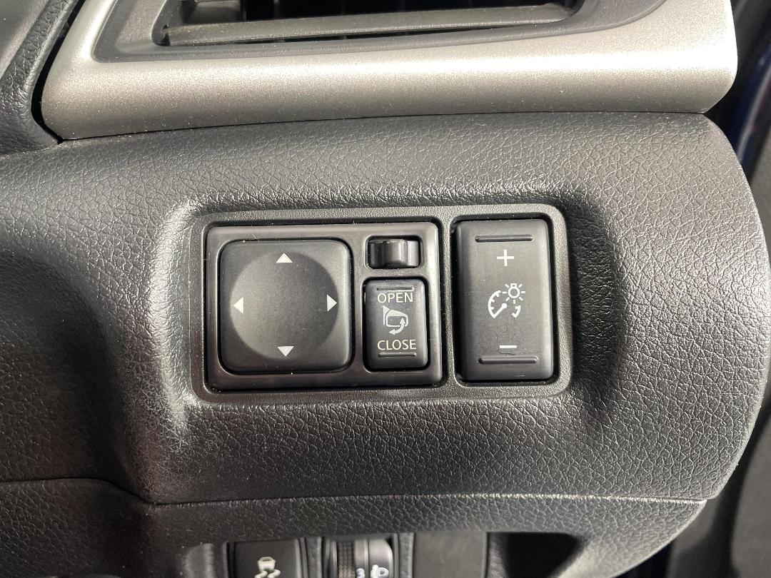 Photo '28' of Nissan Pulsar