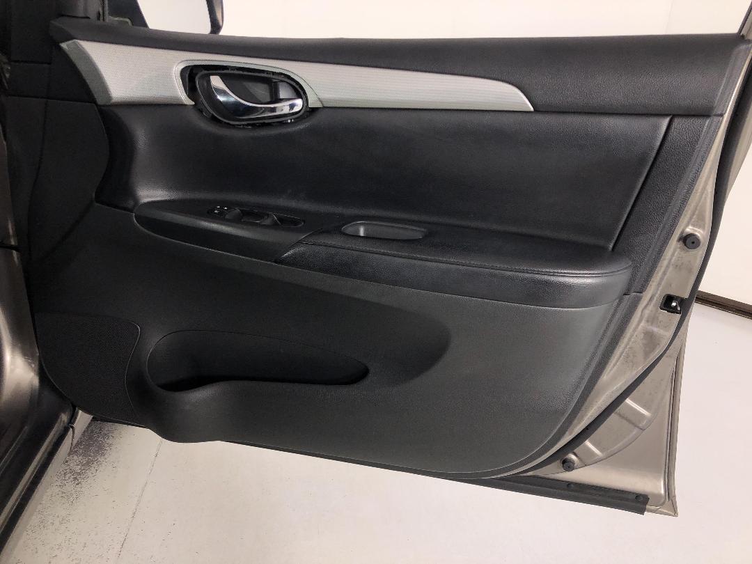 Photo '15' of Nissan Pulsar Photo '15' of Nissan Pulsar