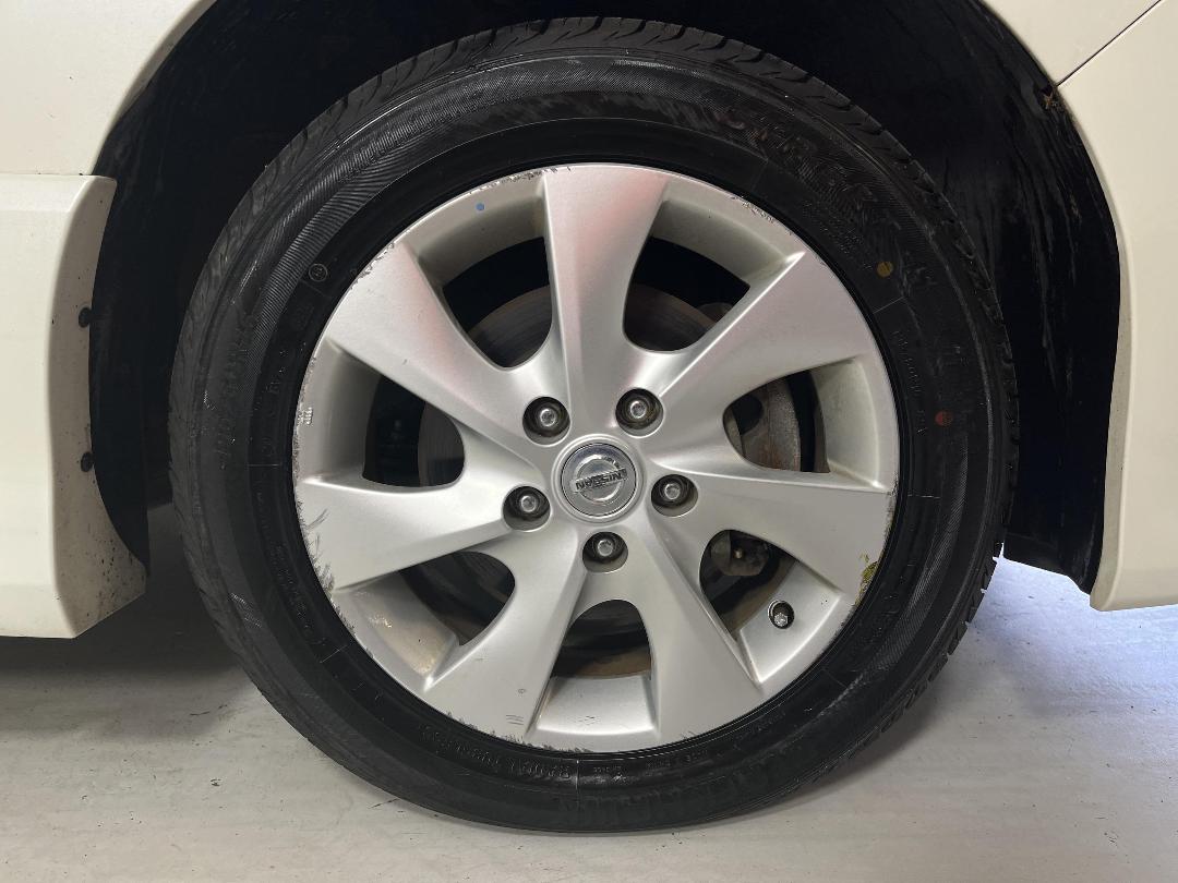 Photo '9' of Nissan Serena