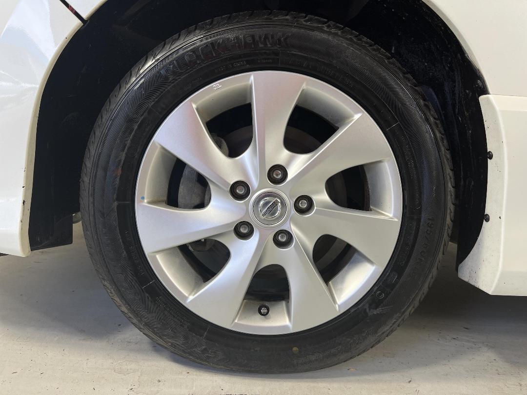 Photo '10' of Nissan Serena