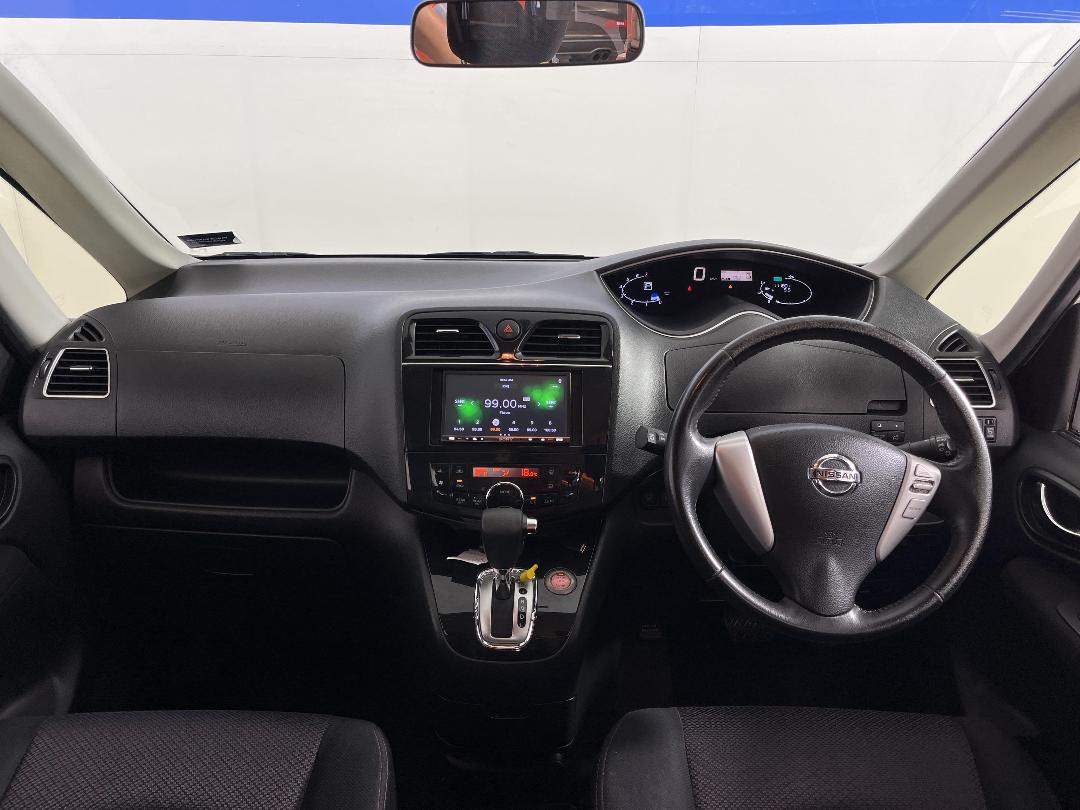 Photo '17' of Nissan Serena