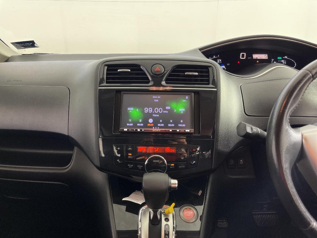 Photo '18' of Nissan Serena