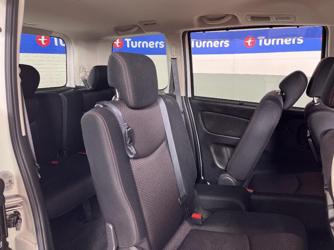 Photo '20' of Nissan Serena