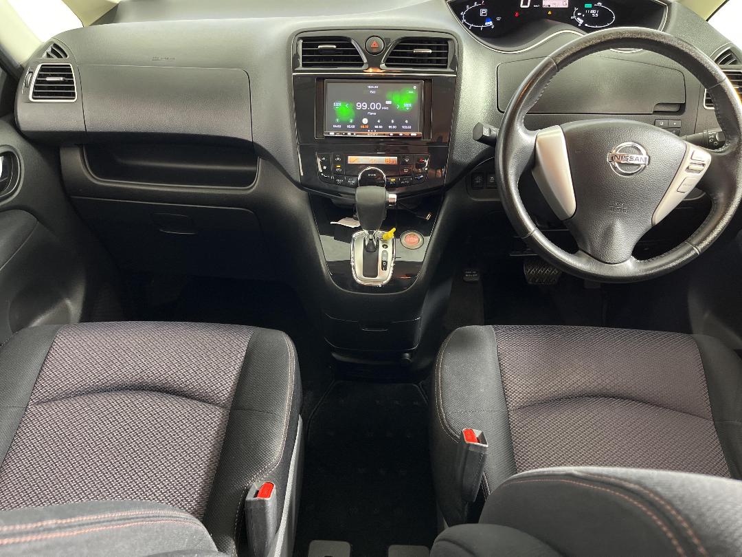 Photo '23' of Nissan Serena