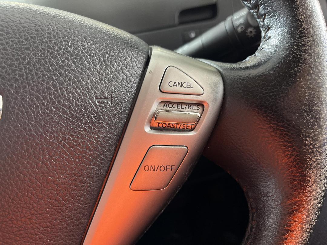 Photo '24' of Nissan Serena