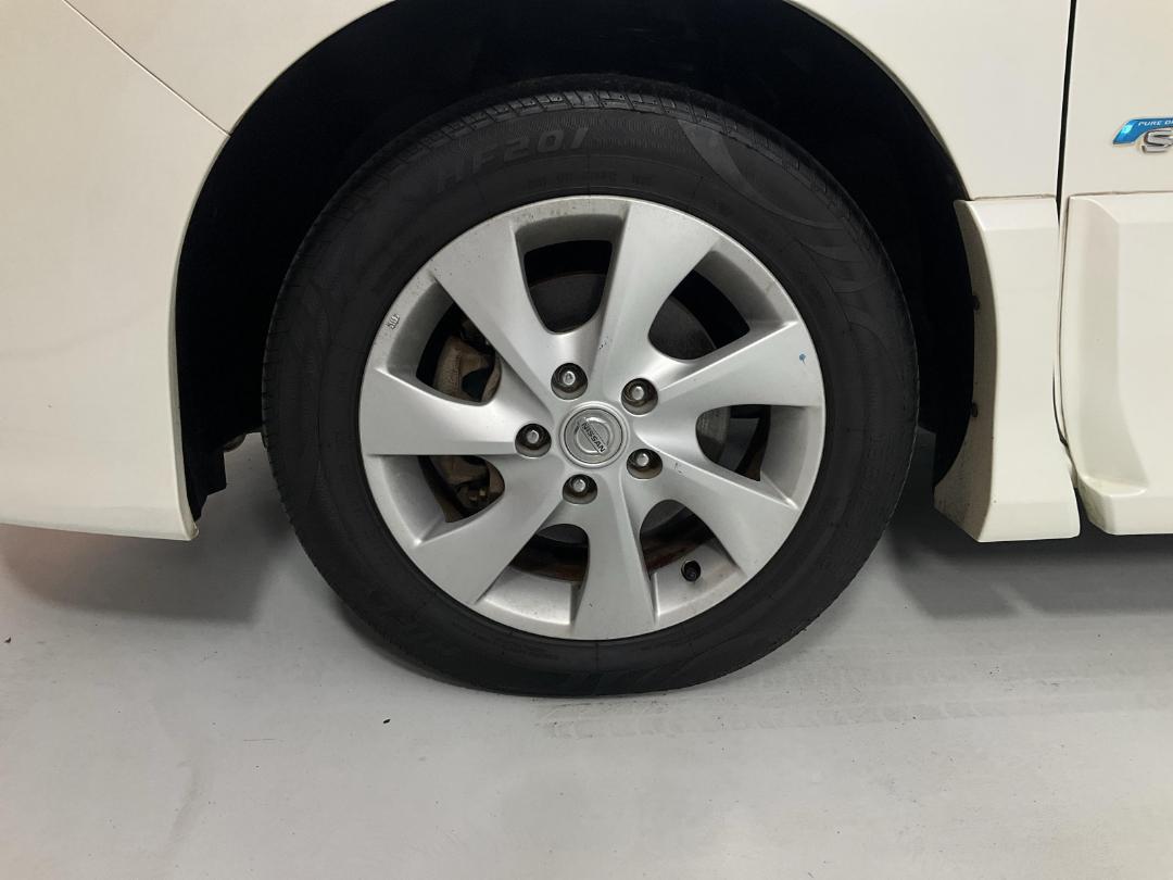 Photo '10' of Nissan Serena