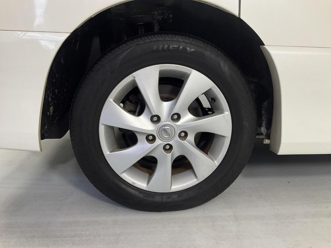 Photo '12' of Nissan Serena