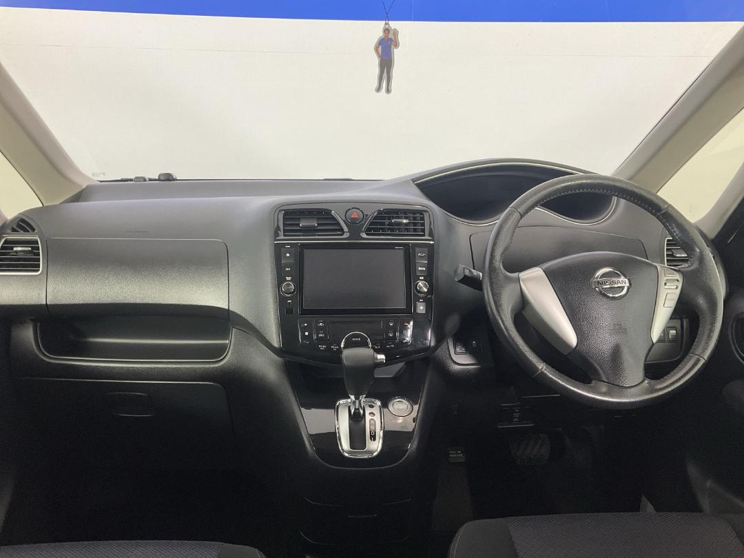 Photo '17' of Nissan Serena