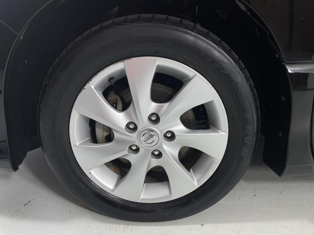 Photo '10' of Nissan Serena