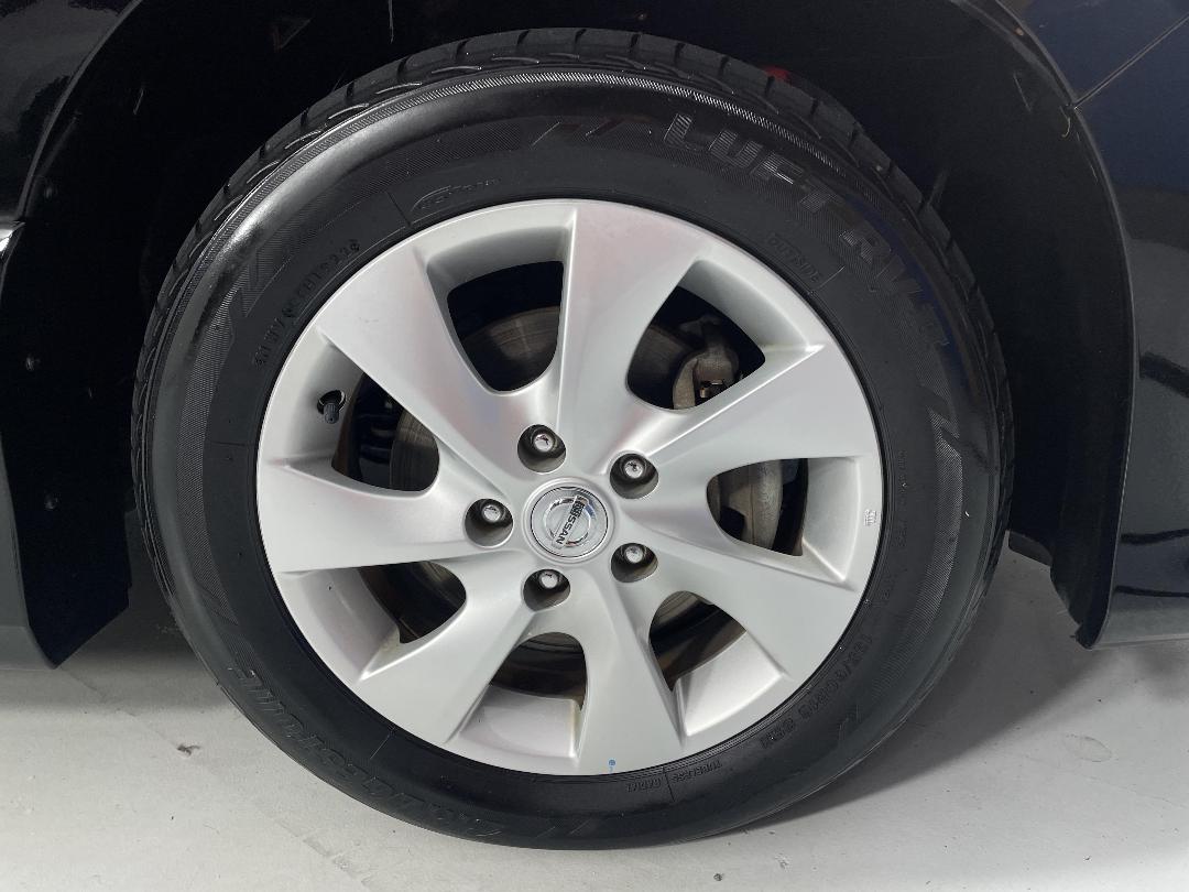 Photo '9' of Nissan Serena