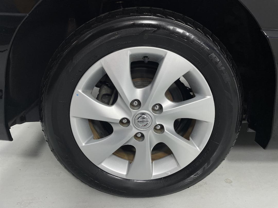 Photo '12' of Nissan Serena