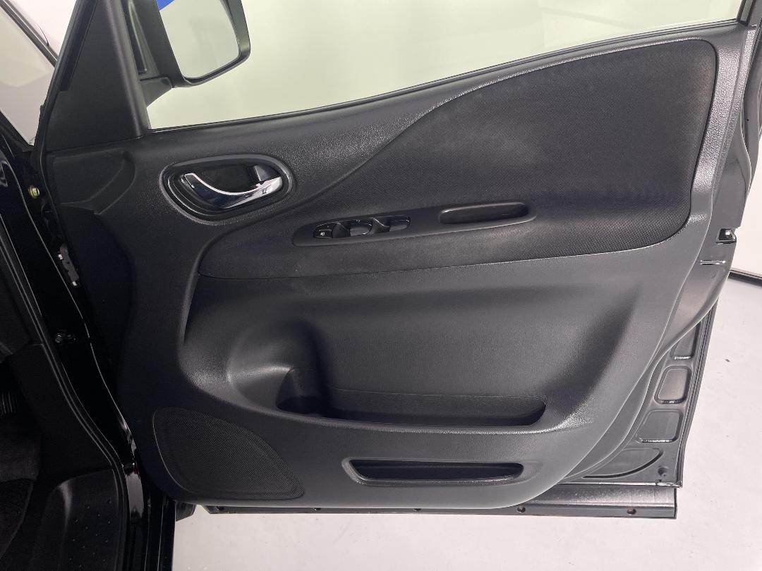 Photo '15' of Nissan Serena