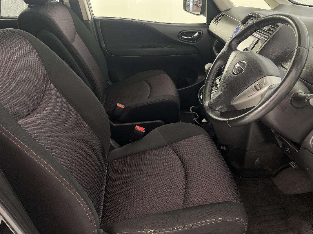 Photo '16' of Nissan Serena