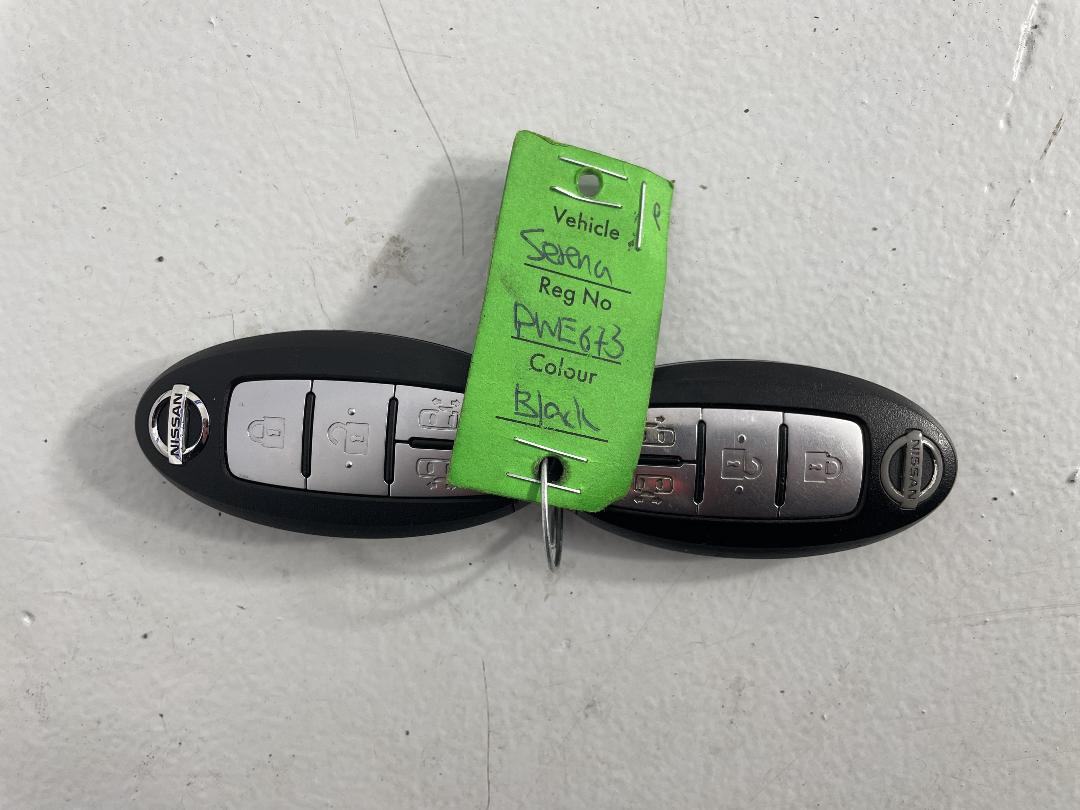 Photo '21' of Nissan Serena