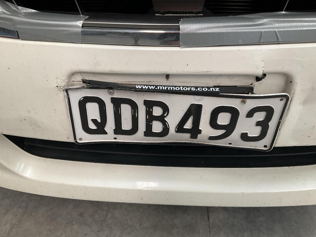 Photo '16' of Nissan Serena Photo '16' of Nissan Serena