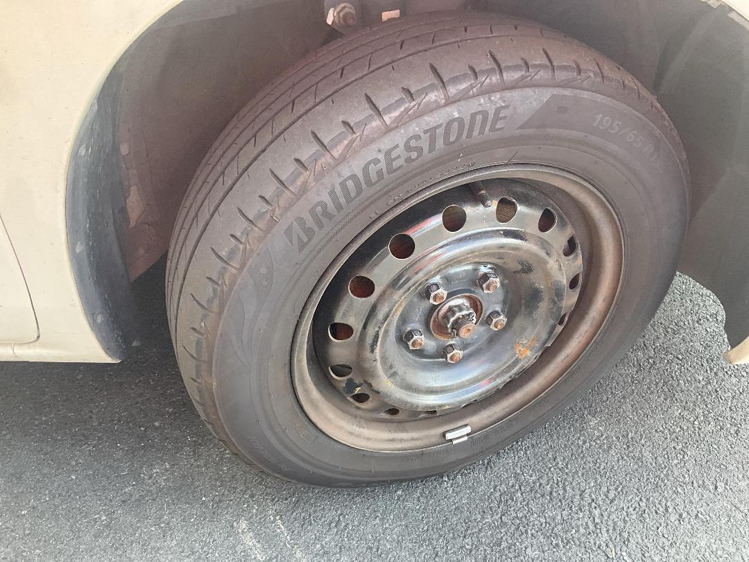 Photo '10' of Nissan Serena Photo '10' of Nissan Serena