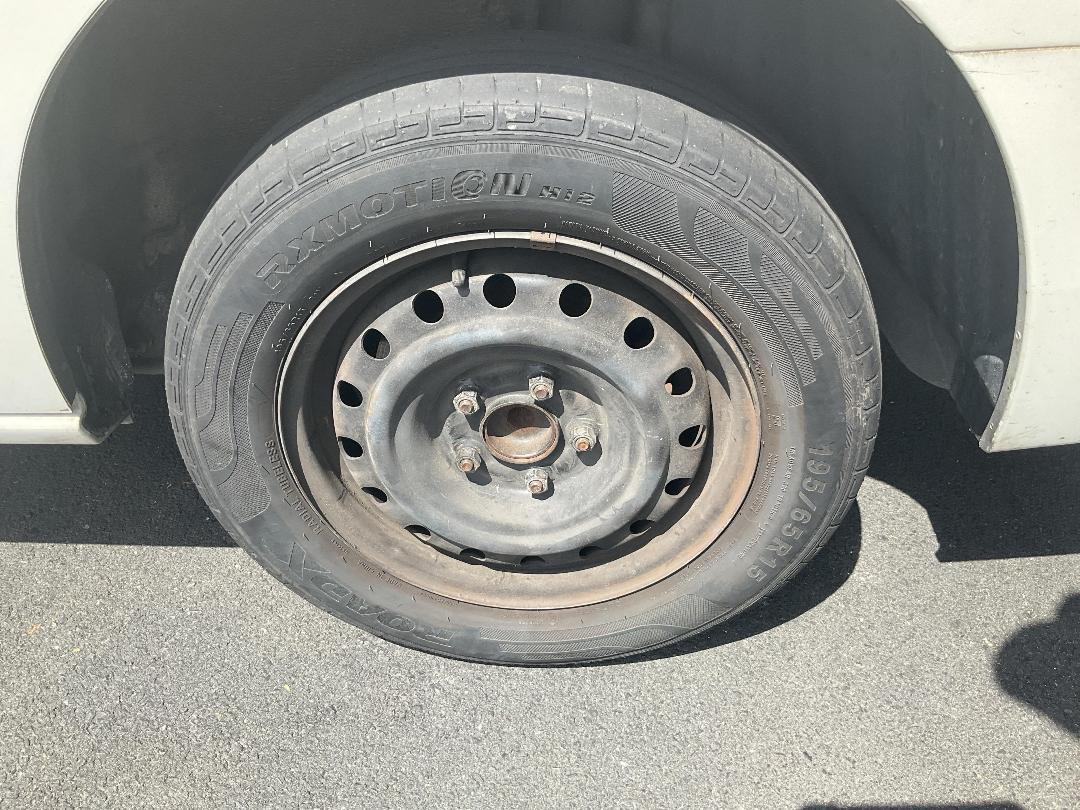 Photo '12' of Nissan Serena Photo '12' of Nissan Serena