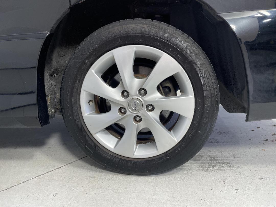 Photo '9' of Nissan Serena