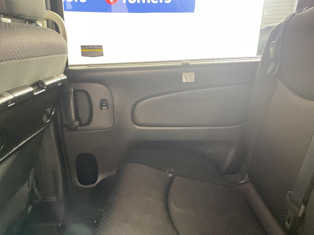 Photo '17' of Nissan Serena