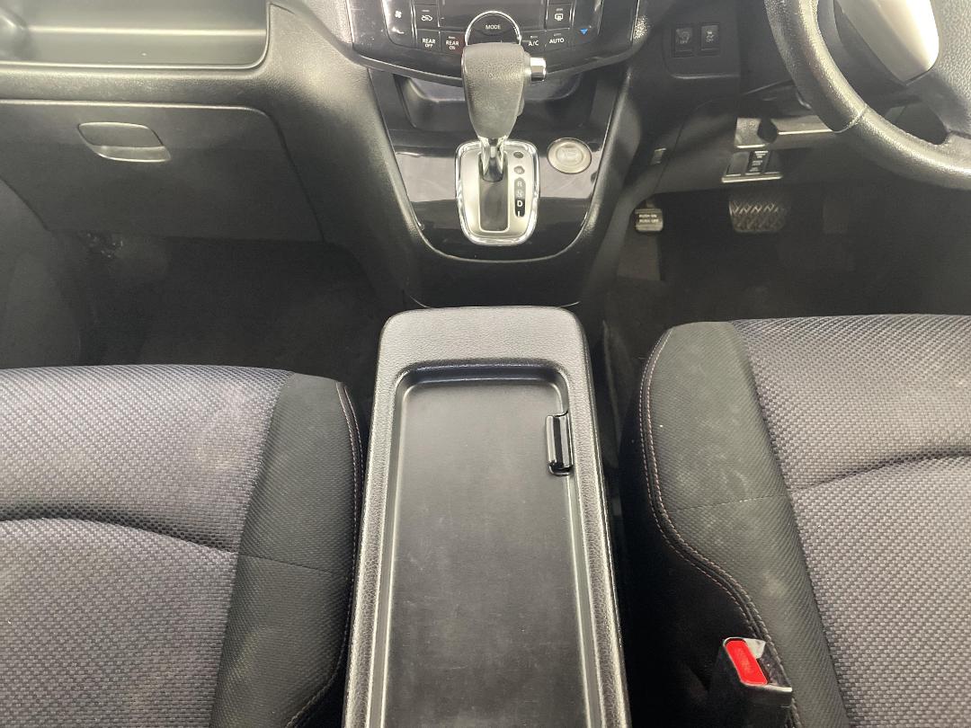 Photo '16' of Nissan Serena