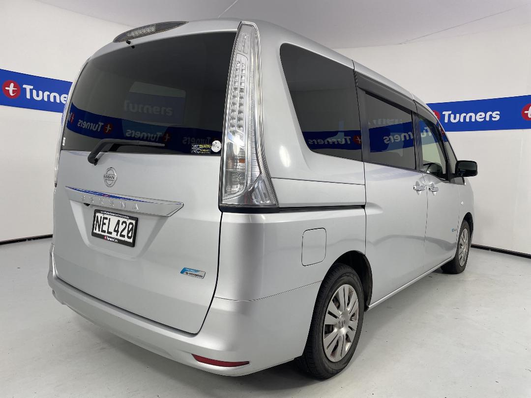 Photo '7' of Nissan Serena