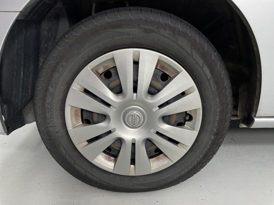 Photo '12' of Nissan Serena